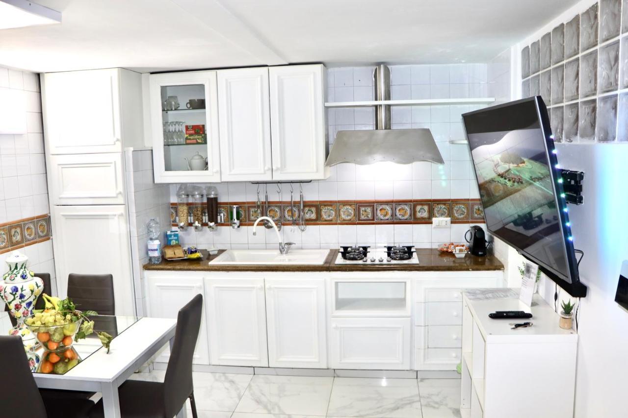 House Relax Apartment Centro Di Napoli Exteriör bild