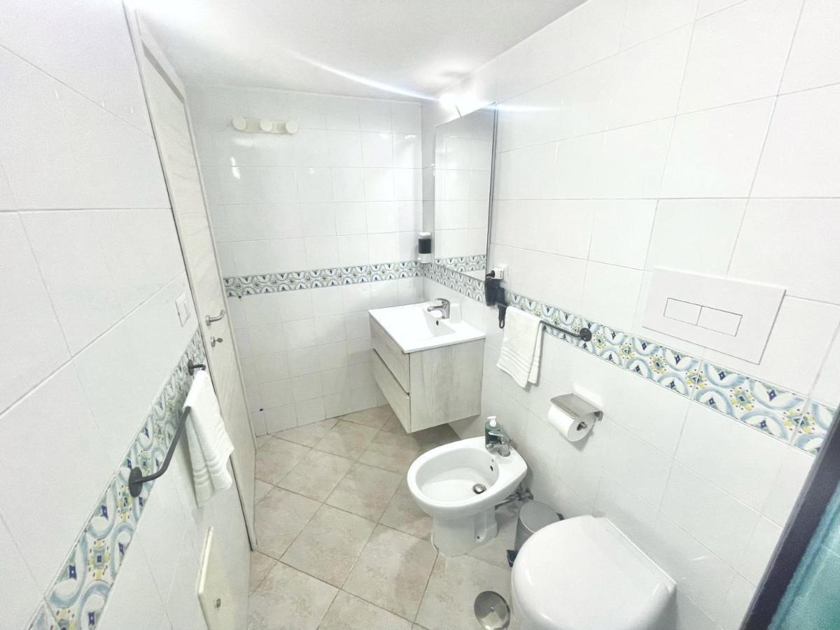 House Relax Apartment Centro Di Napoli Exteriör bild